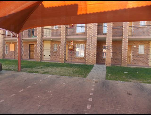 2 bed property for sale in COMET